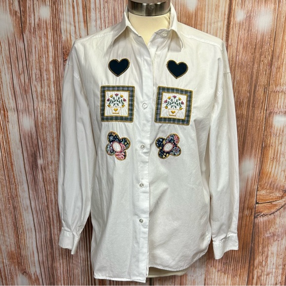 United Colors Of Benetton Tops - United Colors Of Benetton Vintage Appliqué Button Down Top